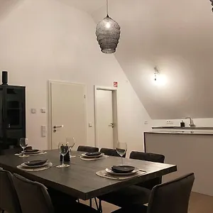  Apartment Oasis: Close To Munich - 4 Bedrooms - Kitchen Deutschland